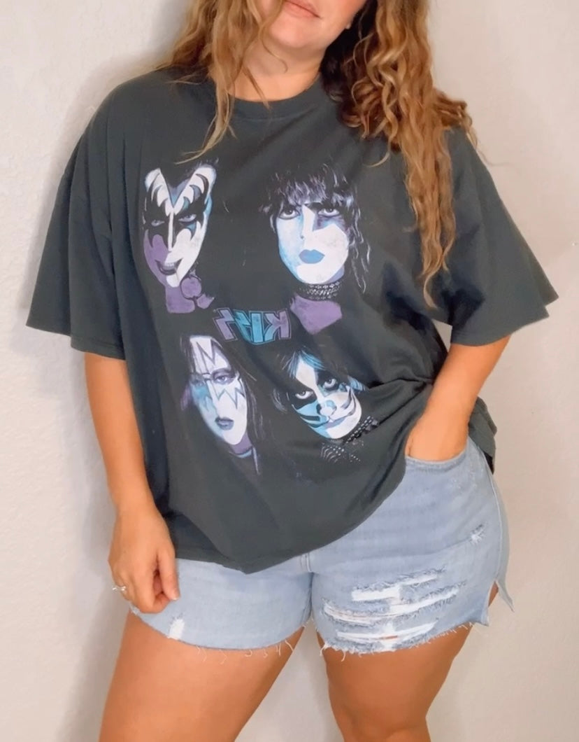 Kiss Oversized Graphic Tee